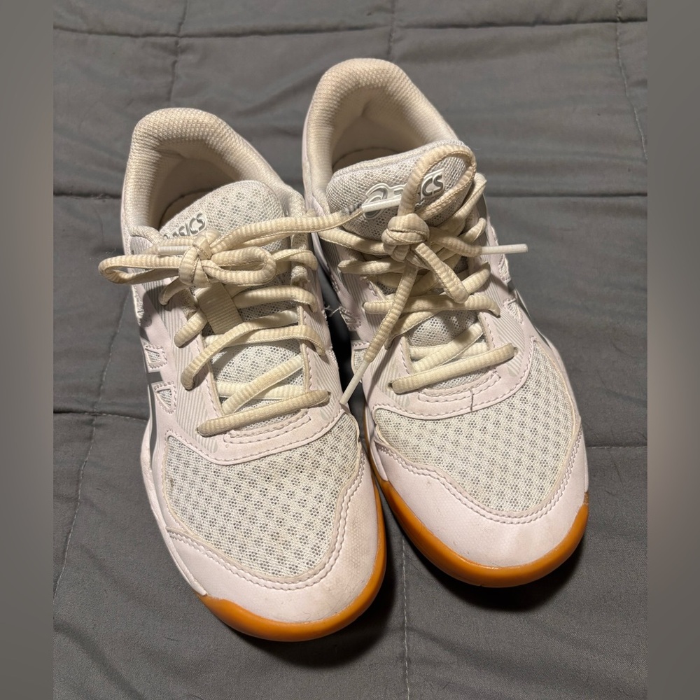 ASICS Upcourt White and Silver Athletic Sneakers Women’s Size 3.5
